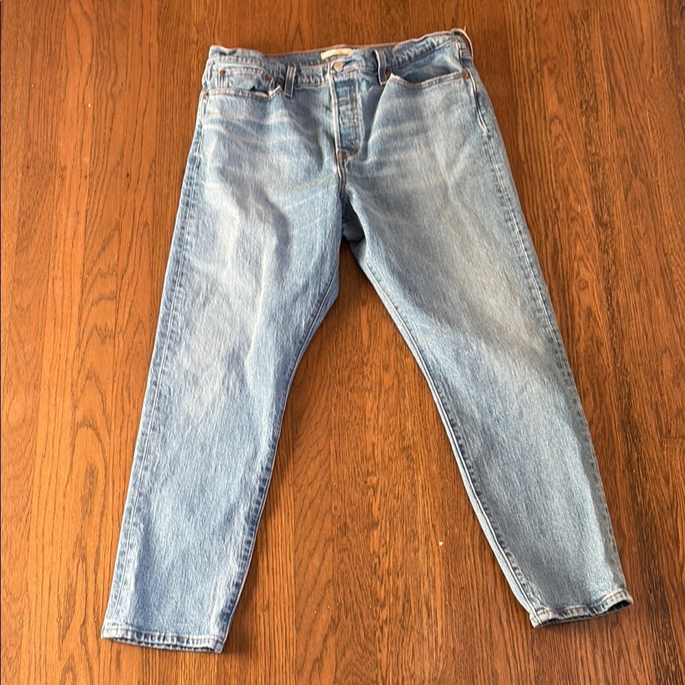Levi’s women’s wedgie jeans size 32